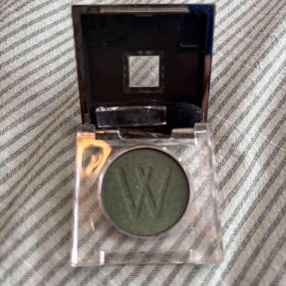 Lise Watier olive eyeshadow new - Picture 2 of 2